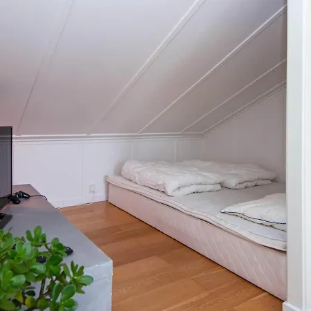 Vakantiehuis With Maritime Atmosphere *